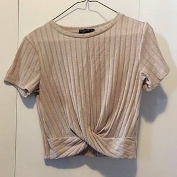 Rosie? 🎁ASOS | Bershka twist front crop top w/ cap sleeves - Picture 14 of 17